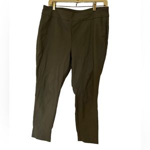 CHICOS OLIVE GREEN SLIT ANKLE PANTS SIZE 1.5P US Size:10P
